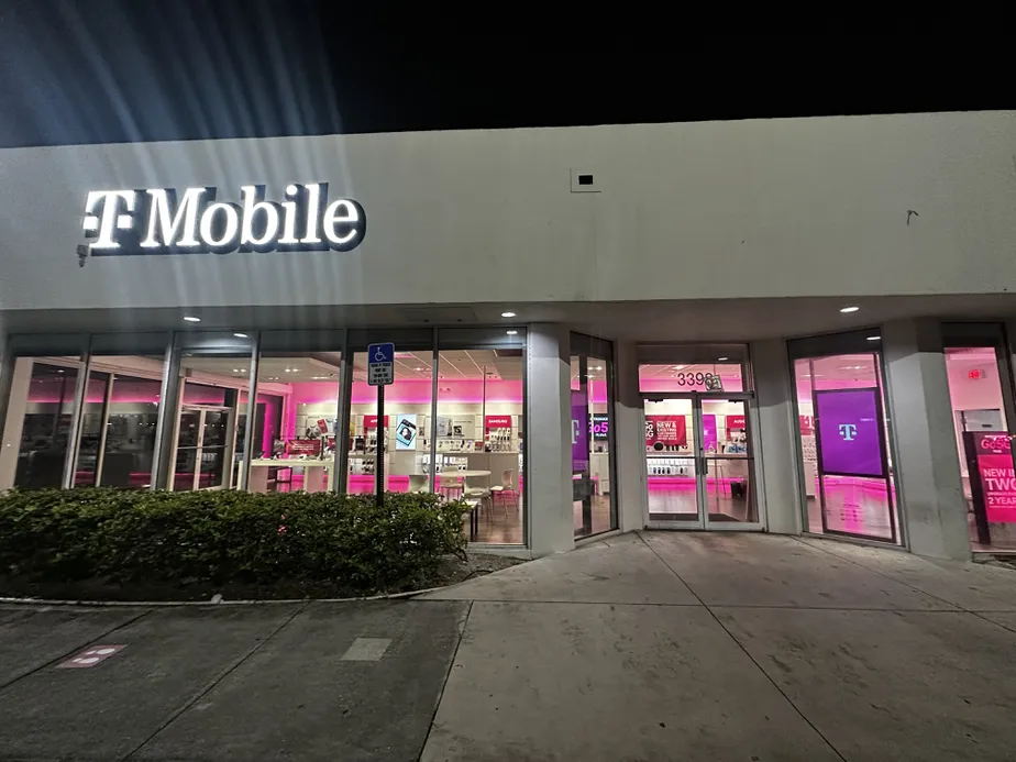 Exterior photo of T-Mobile Store at Sunrise Town Center, Sunrise, FL