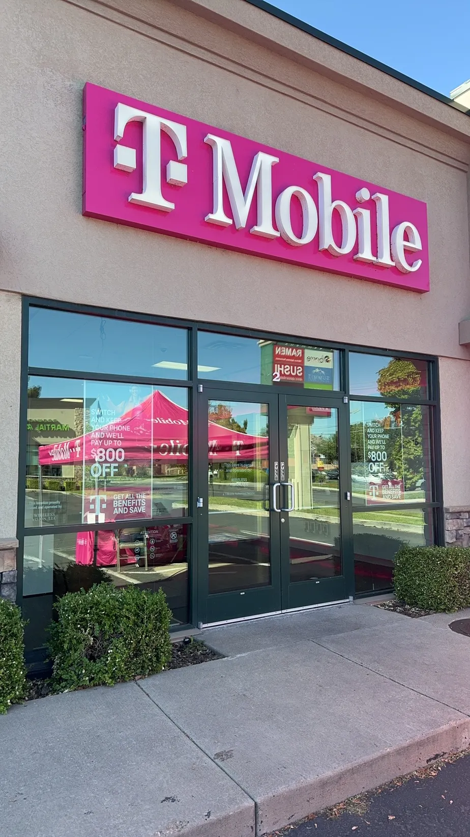  Exterior photo of T-Mobile Store at Kaysville Commons, Kaysville, UT 
