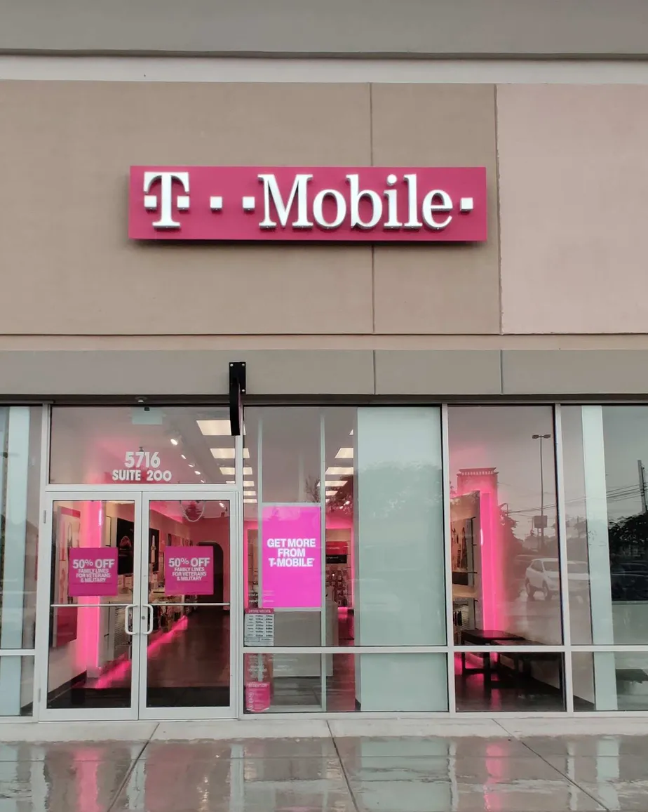 Exterior photo of T-Mobile store at S Transit Rd & Shimer Dr, Lockport, NY