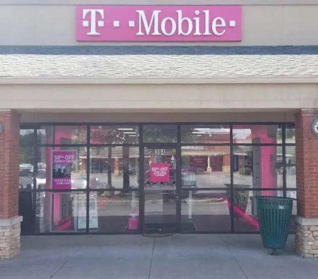 Exterior photo of T-Mobile store at Dallas Acworth Hwy & Hiram Acworth Hwy, Dallas, GA