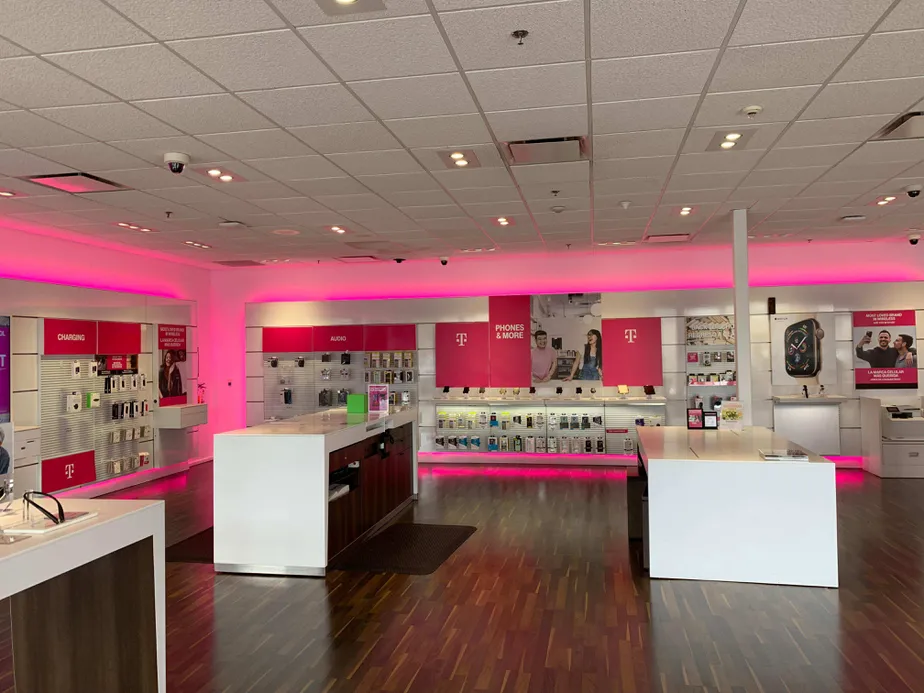 Interior photo of T-Mobile Store at 32nd St & Thomas Rd, Phoenix, AZ