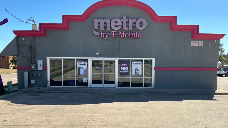Metro by T-Mobile 2755 Ellis Ave - 2755 Ellis Ave 