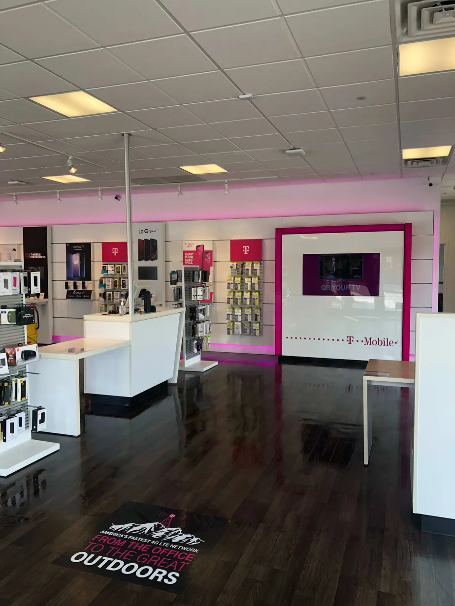  Interior photo of T-Mobile Store at Bradburn & 120th, Westminster, CO 