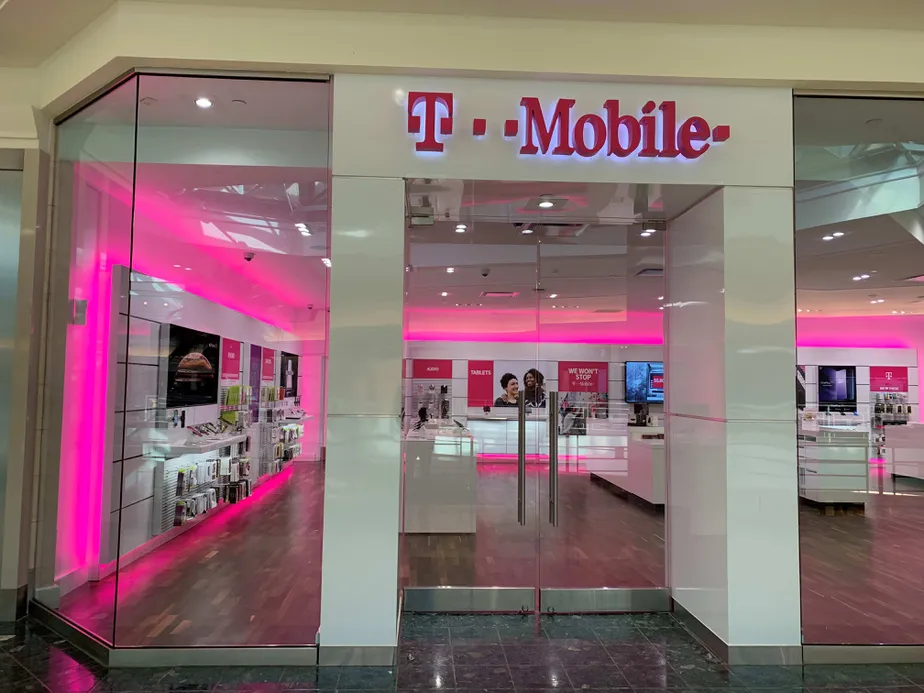 Exterior photo of T-Mobile store at The Gardens Mall 3, Palm Beach Gardens, FL
