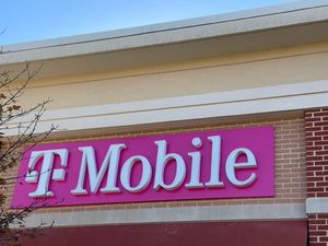 Galaxy Z Flip7 at T-Mobile Seneca Meadows Pkwy | Germantown, MD