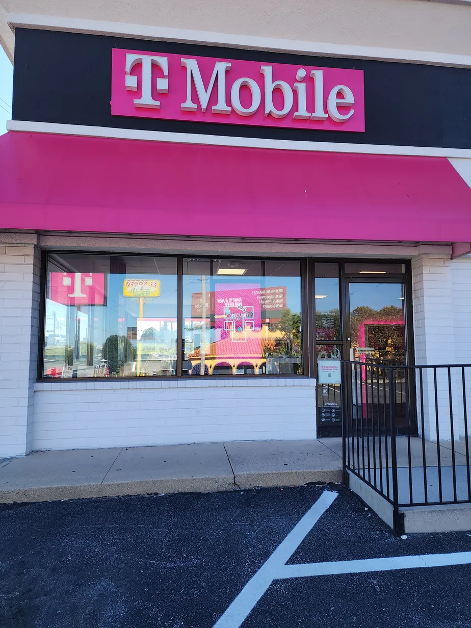 Foto del exterior de la tienda T-Mobile en Loucks & Pennsylvania, York, PA