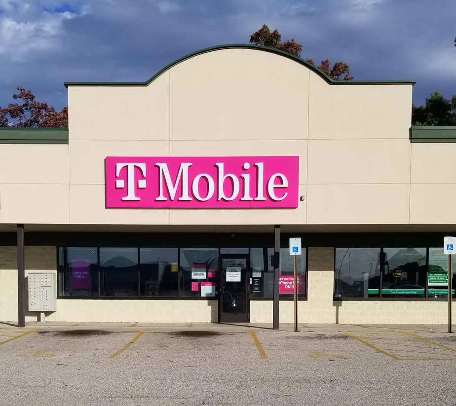 Exterior photo of T-Mobile store at Sherman Blvd & Sun Dolphin Dr, Muskegon, MI