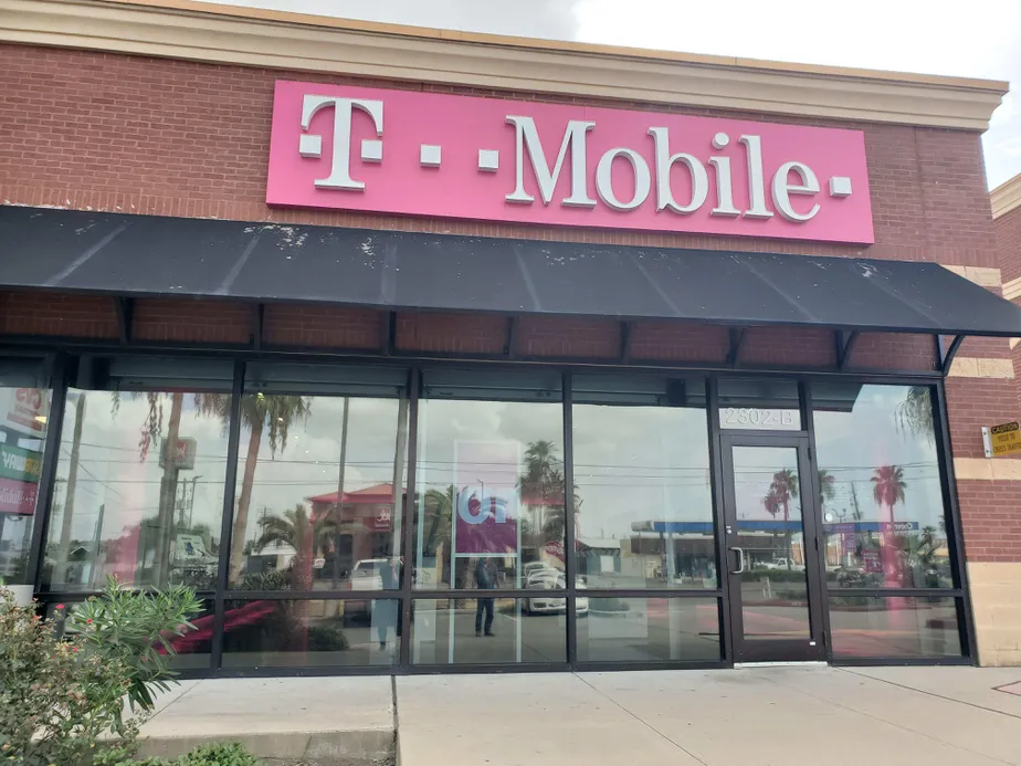 Exterior photo of T-Mobile store at Rt. 61 & Stewart, Galveston, TX