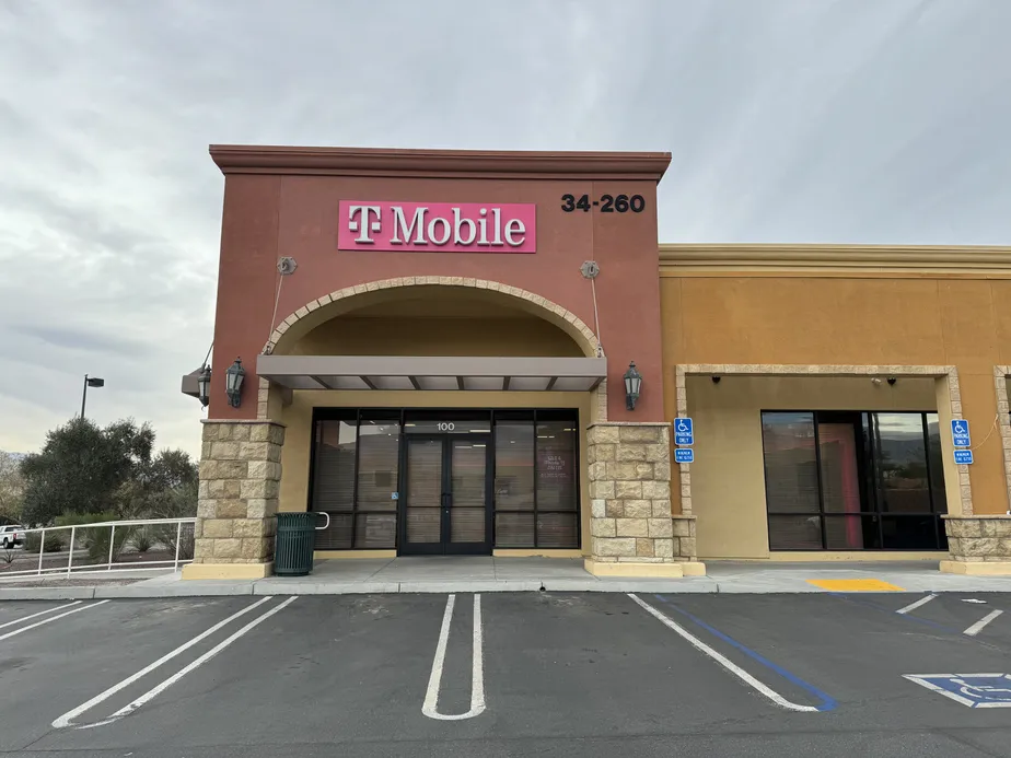 Exterior photo of T-Mobile Store at Monterey & Dinah Shore, Palm Desert, CA
