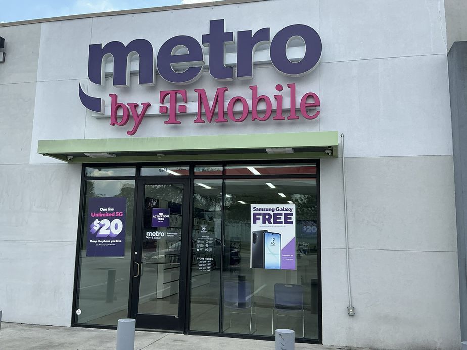 Metro by T-Mobile 12011 Alief Clodine Rd - 12011 Alief Clodine Rd 