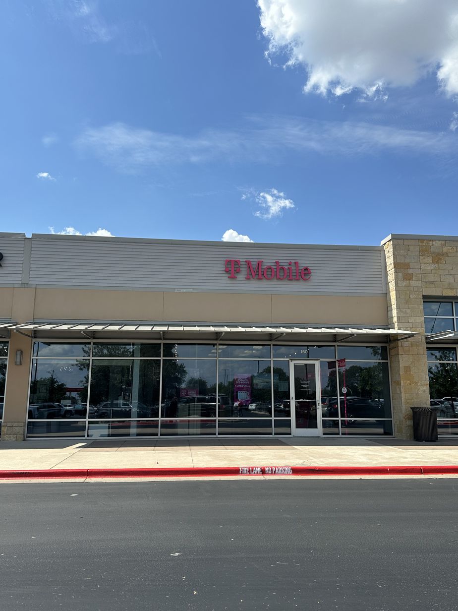 Exterior photo of T-Mobile Store at University Commons, Round Rock, TX