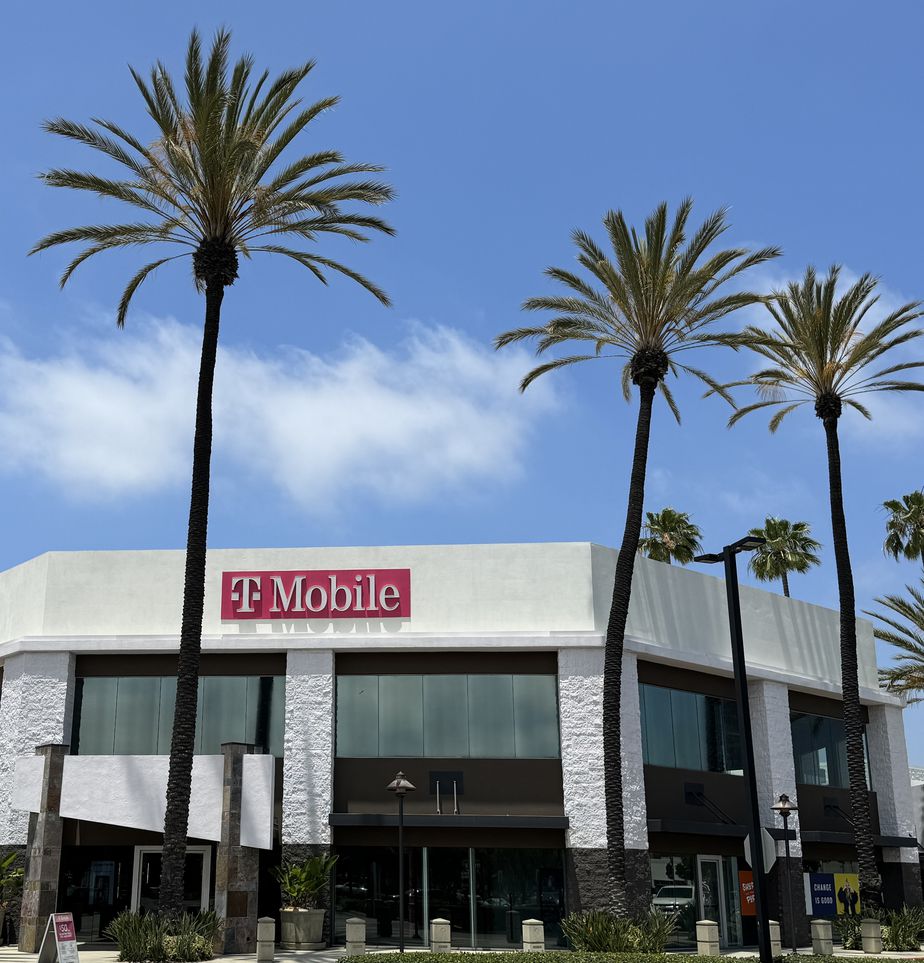 Exterior photo of T-Mobile Store at Long Beach Town Center, Long Beach, CA