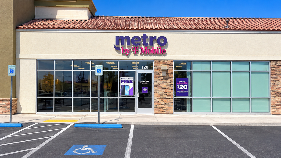 Metro by T-Mobile 4348 E Craig Rd - 4348 E Craig Rd 