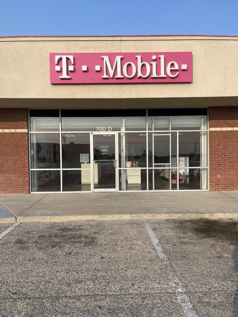 Exterior photo of T-Mobile Store at Walmart Ct & Loop 338, Odessa, TX