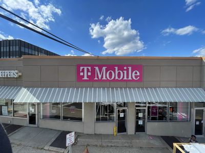 Image gallery for T-Mobile Great Neck & Northern