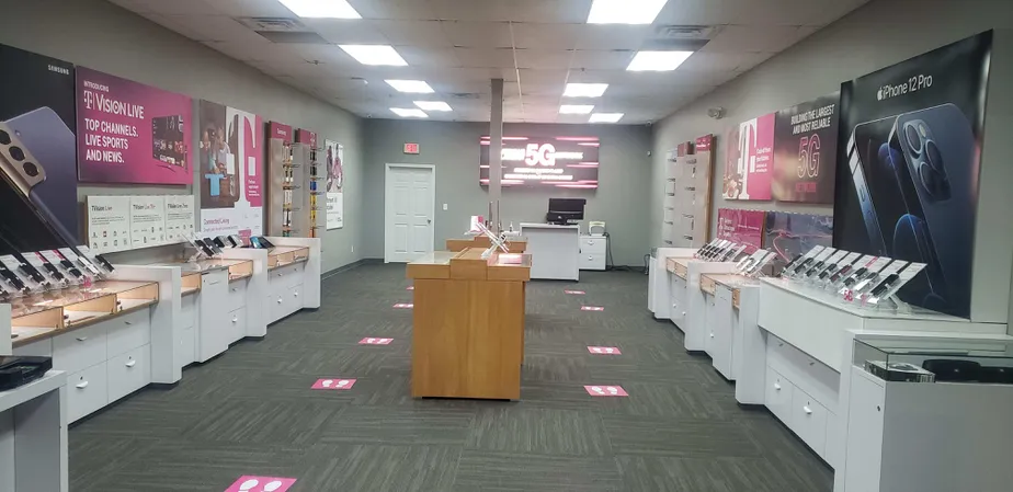 Interior photo of T-Mobile Store at Skywatch Dr & Belinda Blvd, Danville, KY