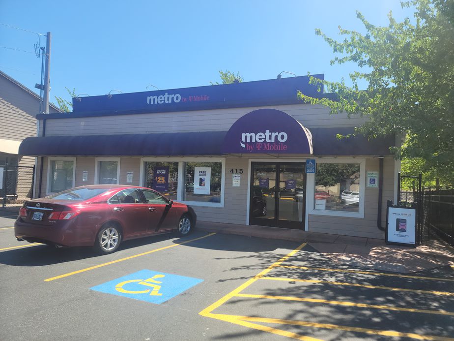 Metro by T-Mobile 415 S A St - 415 S A St 