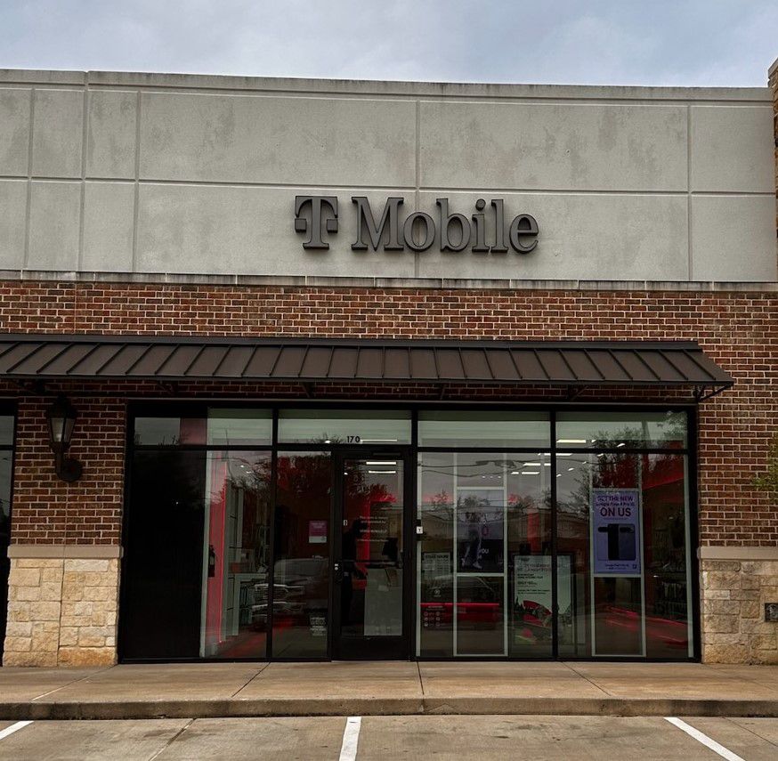 Exterior photo of T-Mobile Store at Hwy 6 S & Sienna Christus Dr, Missouri City, TX