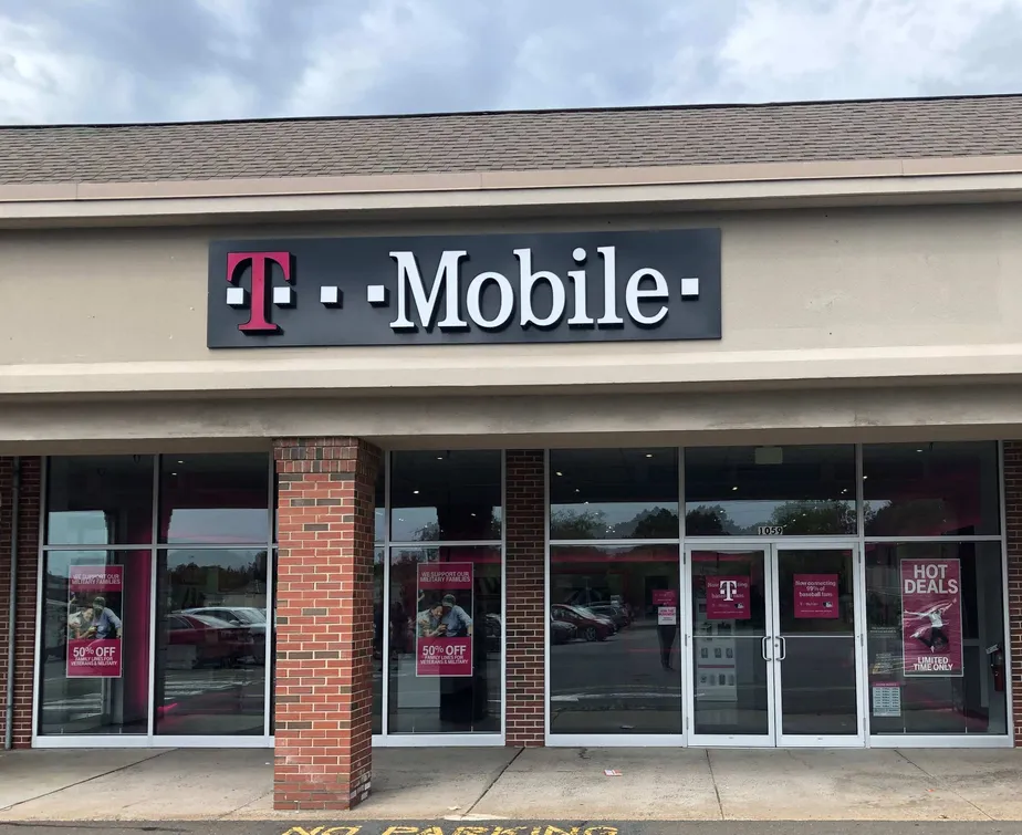  Exterior photo of T-Mobile store at Silas Deane Hwy & Mill St, Wethersfield, CT 