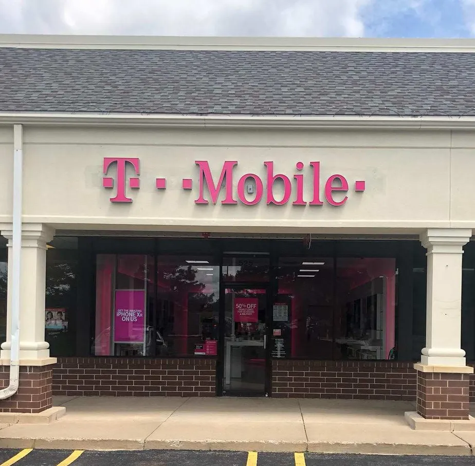 Exterior photo of T-Mobile store at W Liberty St & S Rand St, Wauconda, IL