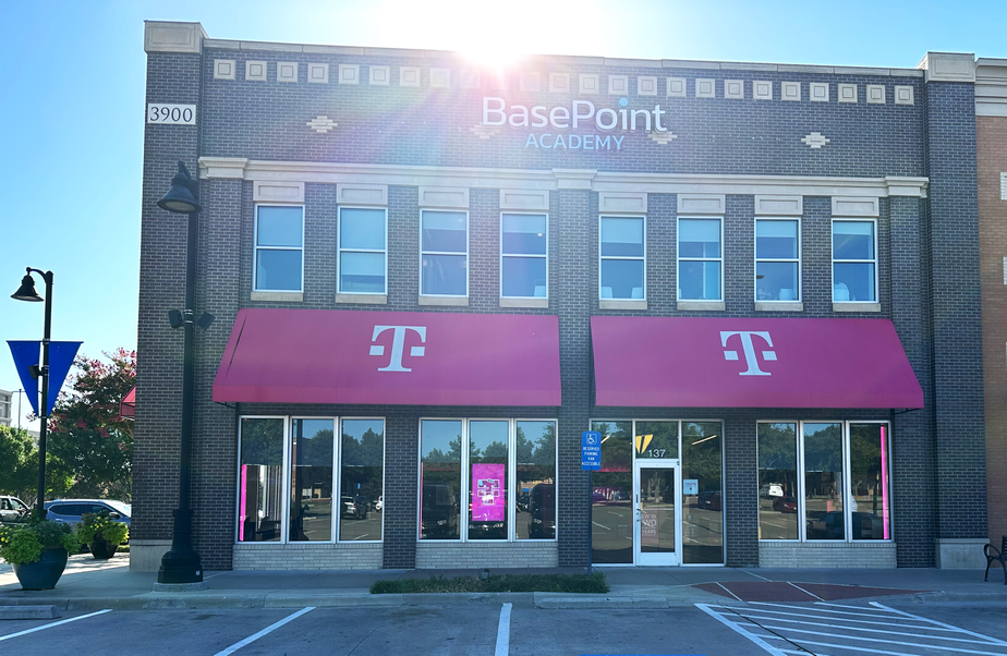 Exterior photo of T-Mobile Store at Arlington Highlands, Arlington, TX