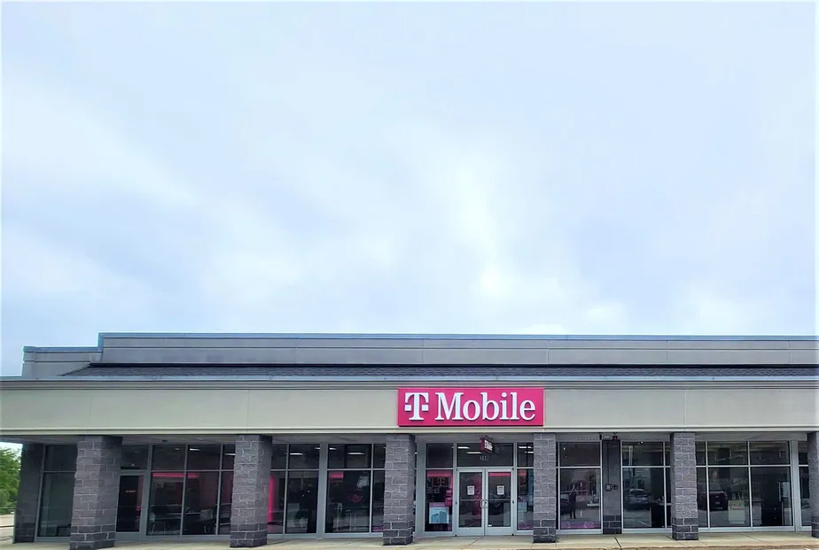  Exterior photo of T-Mobile store at Quality Dr & W River Rd, Hooksett, NH 
