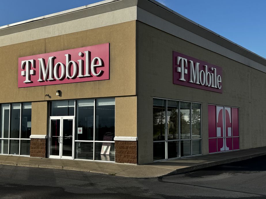 Exterior photo of T-Mobile Store at Dickson City on Commerce Blvd, Dickson City, PA