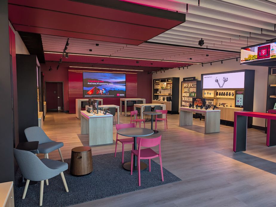  Interior photo of T-Mobile Store at Douglas & Mulberry, LEES SUMMIT, MO 
