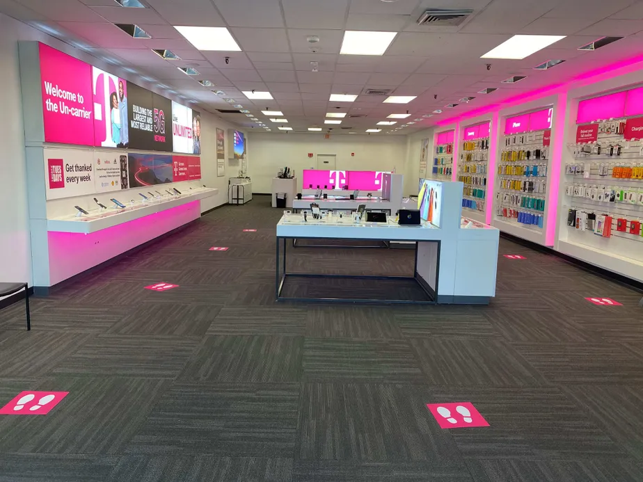 Interior photo of T-Mobile Store at Cottage Grove Rd & N Frontage Rd, Bloomfield, CT