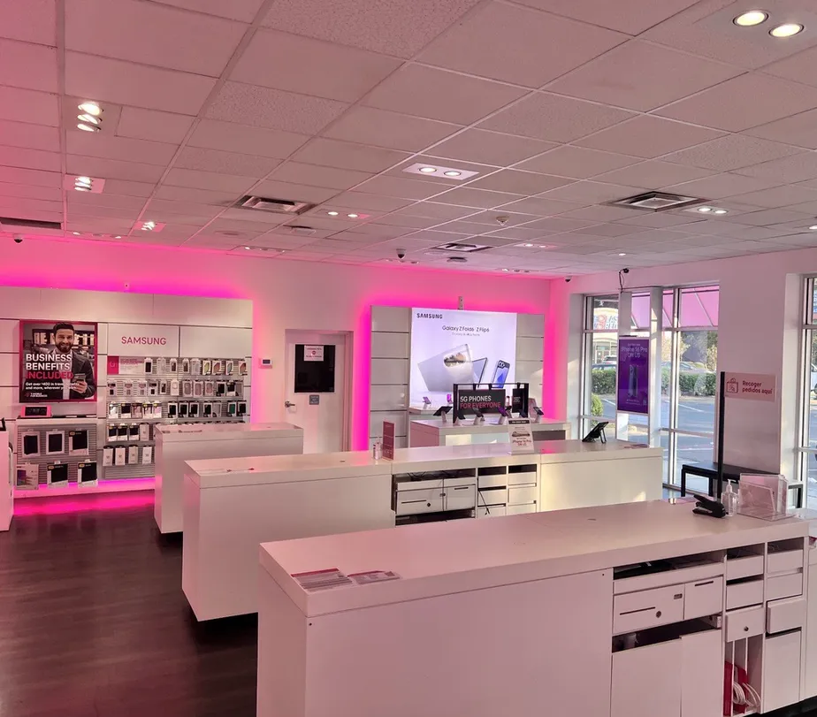  Interior photo of T-Mobile Store at Abercorn St & White Bluff Rd, Savannah, GA 