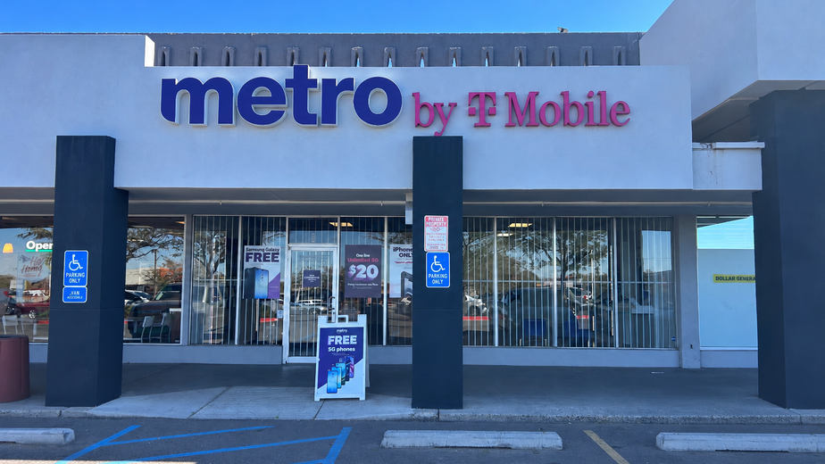 Metro by T-Mobile 800 Juan Tabo Blvd NE - 800 Juan Tabo Blvd NE 