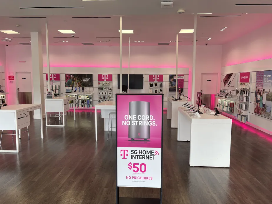  Interior photo of T-Mobile Store at NW Sammamish Road & 12th Ave NW, Issaquah, WA 