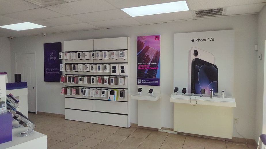 Metro by T-Mobile 4414 W Fuqua St - 4414 W Fuqua St 
