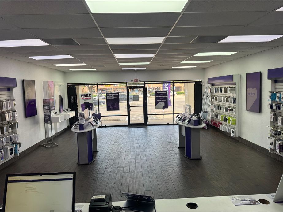 Metro by T-Mobile 14902 Preston Rd - 14902 Preston Rd 