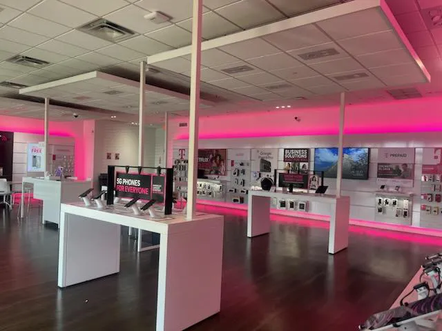  Interior photo of T-Mobile Store at 83rd & Union Hills, Glendale, AZ 