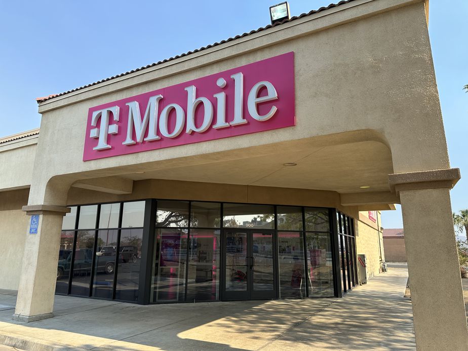 Exterior photo of T-Mobile Store at China Lake & Drummond, Ridgecrest, CA