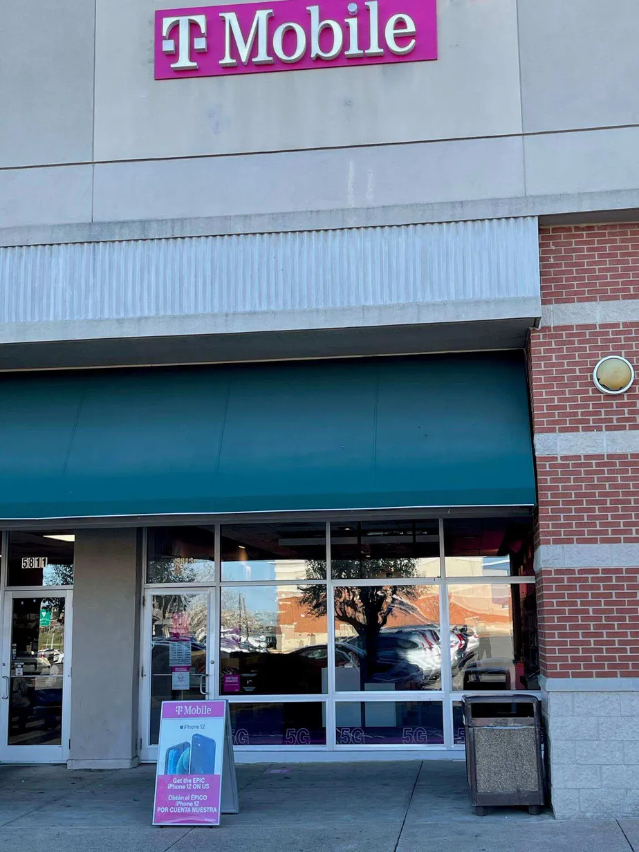 Exterior photo of T-Mobile store at Leesburg Pike & Columbia Pike, Falls Church, VA