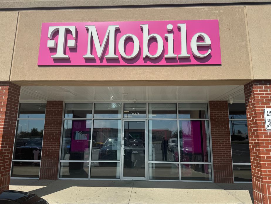 Exterior photo of T-Mobile Store at Indian Springs Market Center, Hamilton, OH