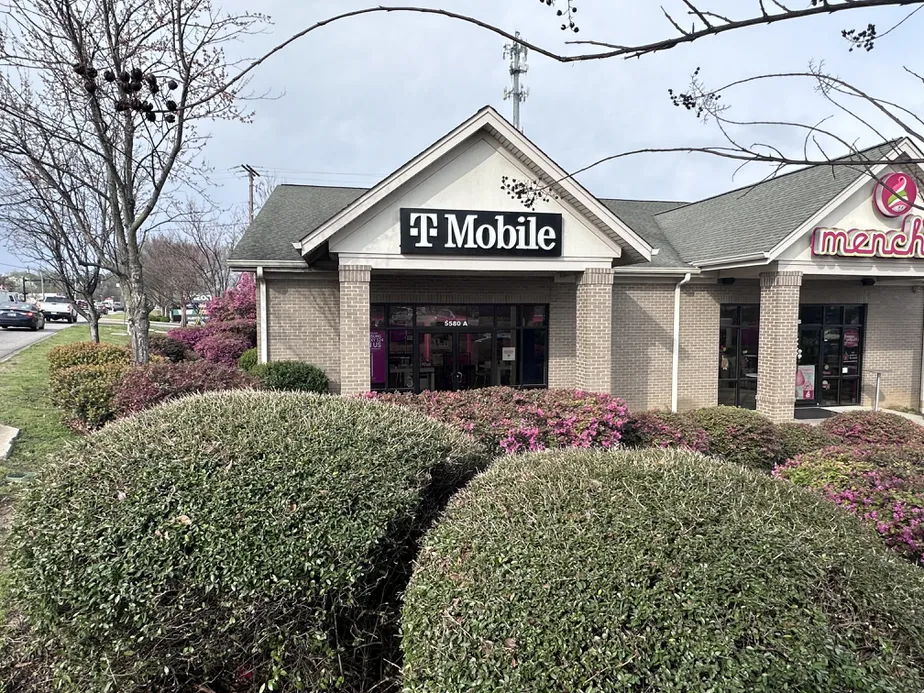  Exterior photo of T-Mobile Store at Sunset Blvd - Walmart Center, Lexington, SC 