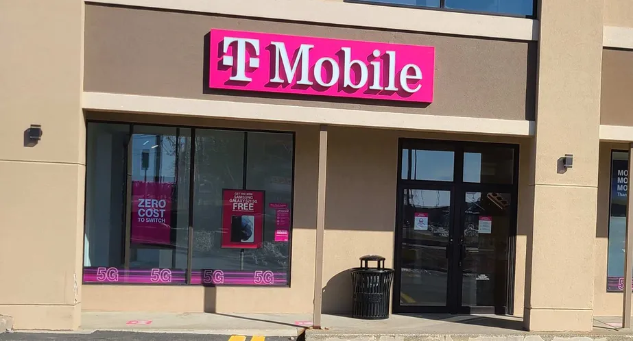 T-Mobile Daniel Webster Hwy & Webster Sq | Nashua, NH