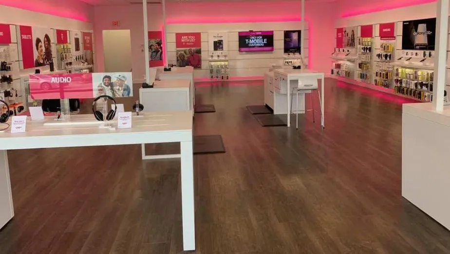 Interior photo of T-Mobile Store at Prien Lake Rd & Lake St, Lake Charles, LA