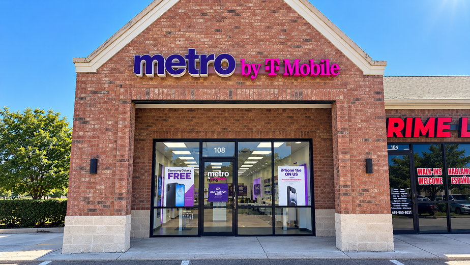Metro by T-Mobile 2774 E Trinity Mills Rd - 2774 E Trinity Mills Rd 