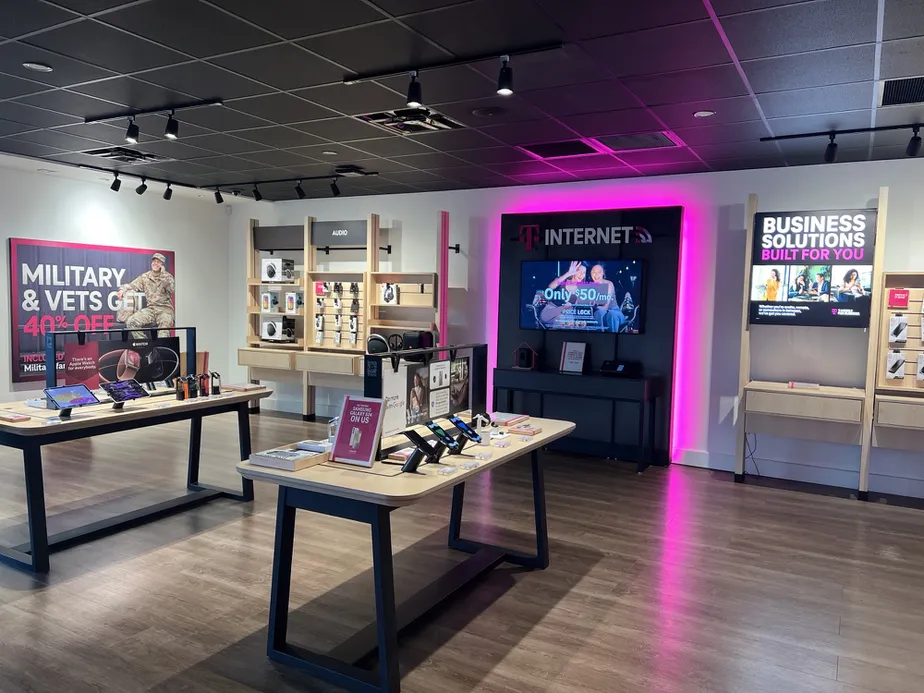  Interior photo of T-Mobile Store at Kennedy Blvd & Gray Ct, Tampa, FL 
