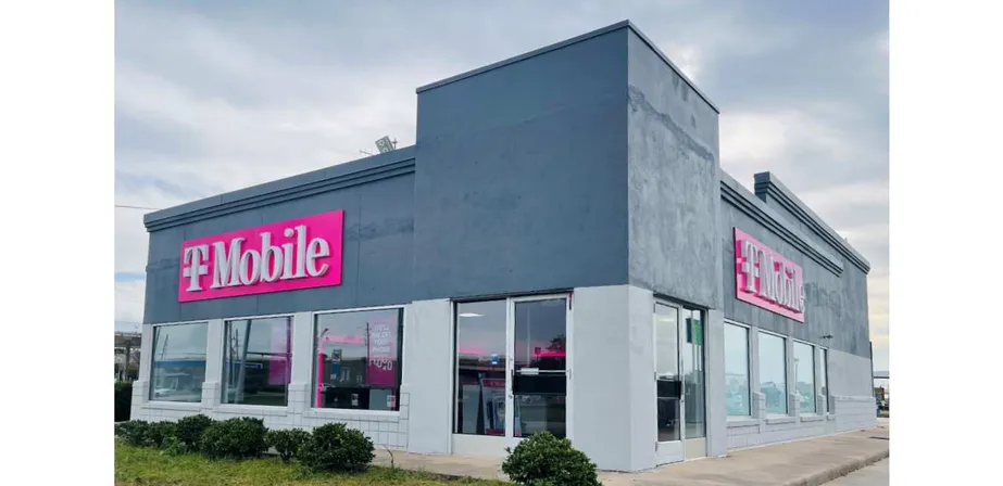 Exterior photo of T-Mobile Store at Gebhardt Rd & Meyer St, Sealy, TX