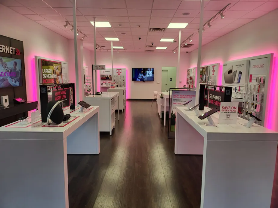  Interior photo of T-Mobile Store at Illinois Rd Fort Wayne, Fort Wayne, IN 