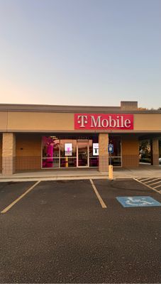 T-Mobile Authorized Retailer