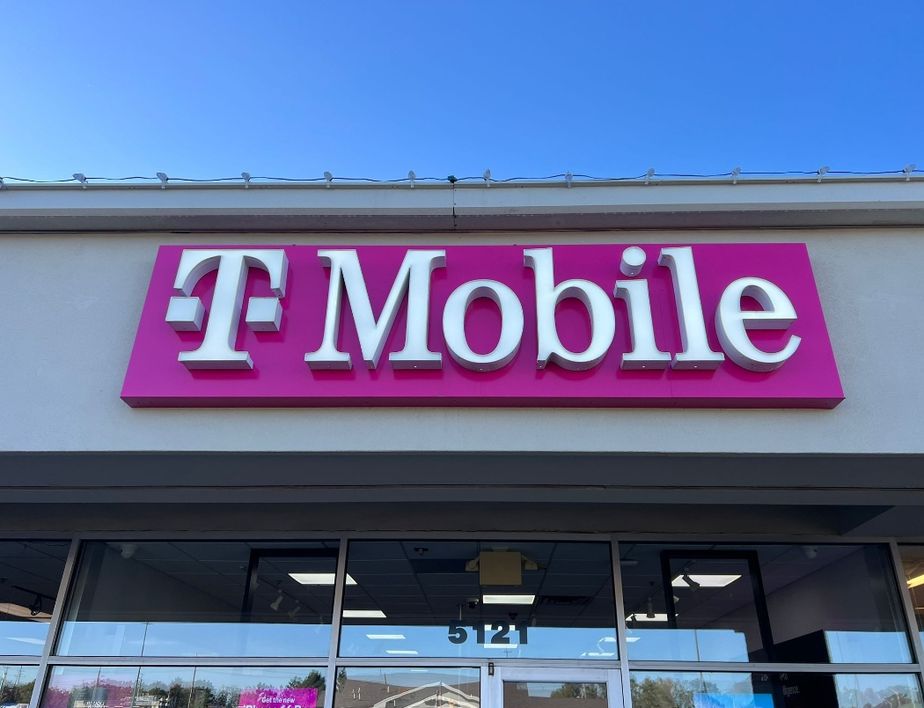 Exterior photo of T-Mobile Store at Highland Rd & Crescent Lake Rd, Waterford, MI