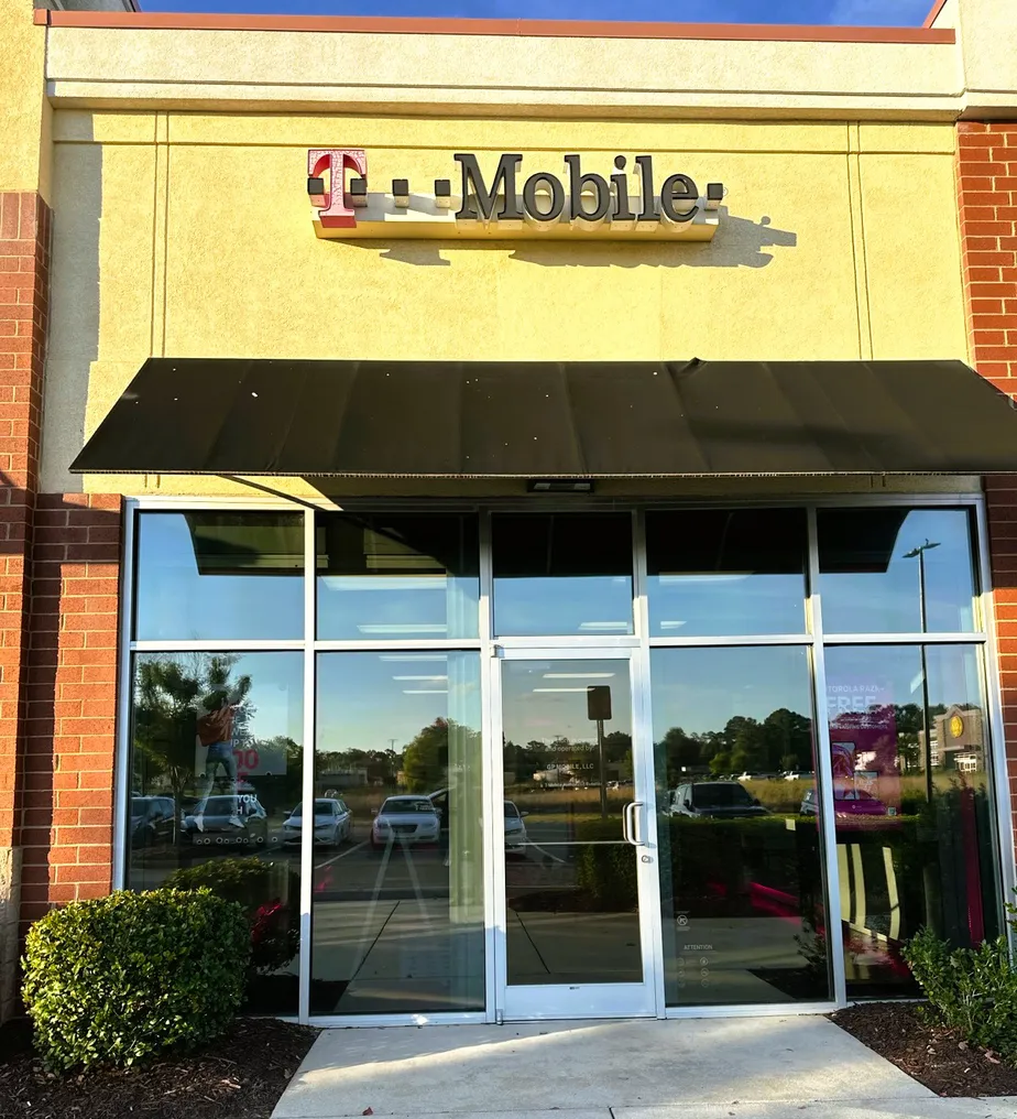  Exterior photo of T-Mobile Store at Cherry Rd & Cranford, Rock Hill, SC 