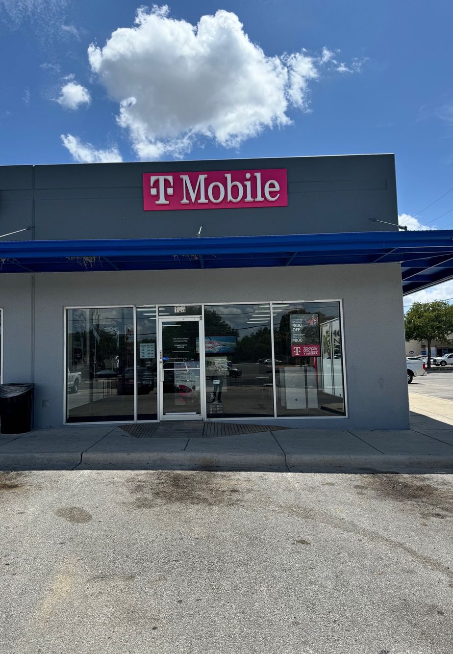 Exterior photo of T-Mobile Store at Military Dr & Yarrow Blvd, San Antonio, TX