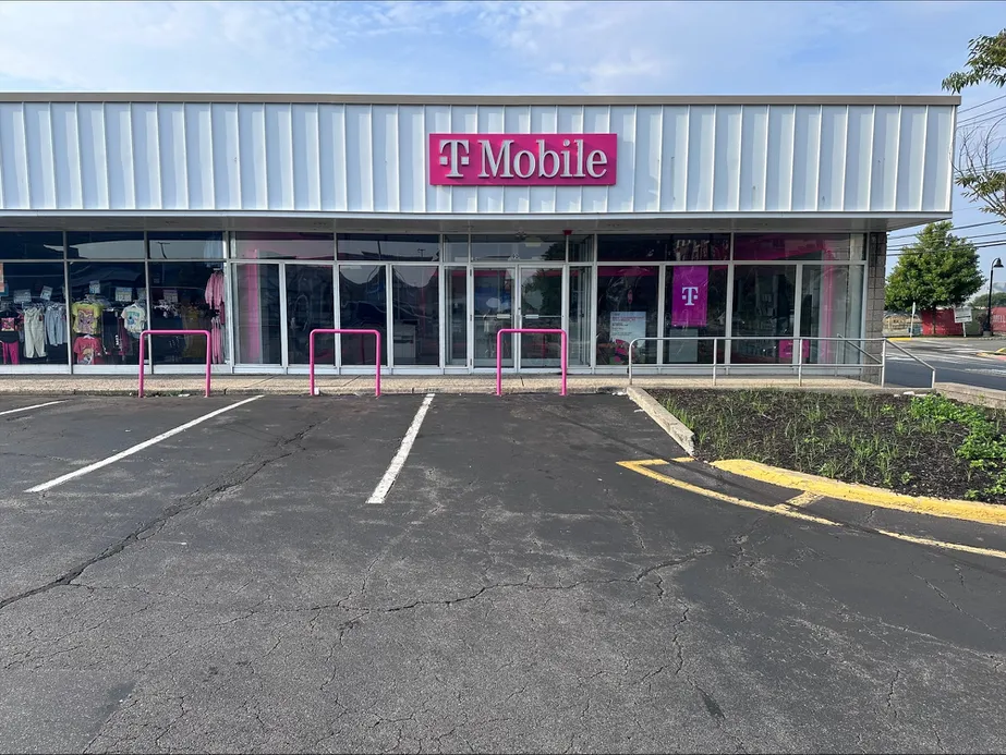  Exterior photo of T-Mobile Store at Passaic Ave & Marshall St, Kearny, NJ 